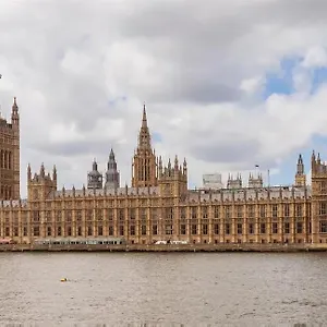 Homestay Large With Skyline View London