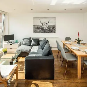 Hoxton Homestay London