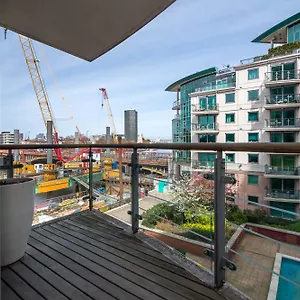 Fabulous 3 Bed In Vauxhall Apartment London