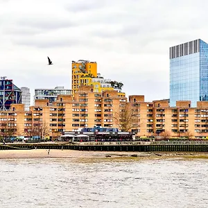 Happy River Thames View Entire London