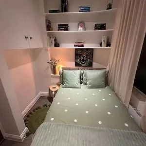 Petit In Paddington Apartment *