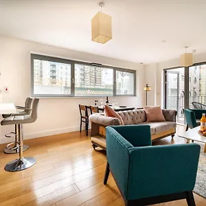 Apartment Chic Near Tower Hill With A Gym London