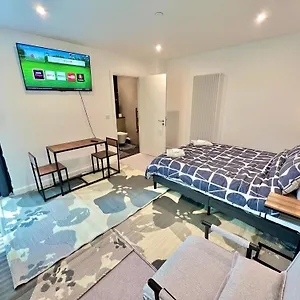 Apartment Lux King Penthouse W Private Entrance *