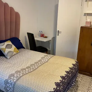 Apartment 1 Cozy And Modern In London