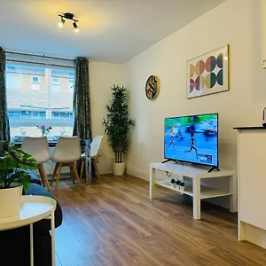 Apartment Earlsfield - Two Bedroom Flat *