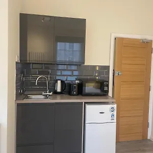 Grays Road - 1 Guest house *