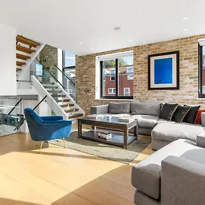 Stylishly Designed 4 Bedroom London