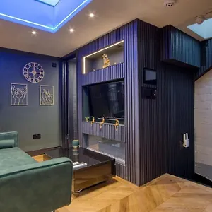 Verdant Luxe