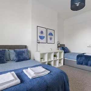 Apartment The Turnpike - Free Parking