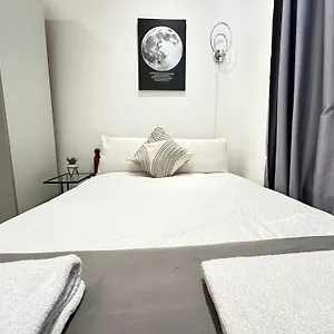 Apartment Accessible Near Central