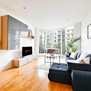 The Thamesview - Stylish 2 Bed Flat With Balcony * London