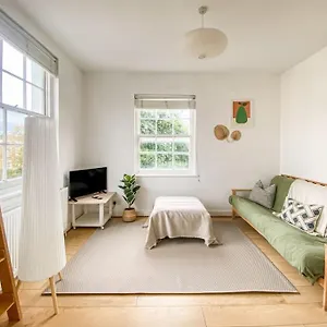 Entire 1 Bed Flat Near Kings Cross * London