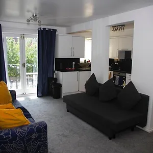 Luxury - Location * London