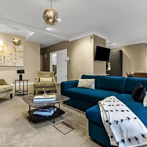 Mayfair With Private Terrace- 2 Bed London