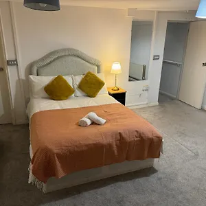 Homestay Modern En-suite By Finsbury Park Station 8 Mins To King's Cross By Tube *