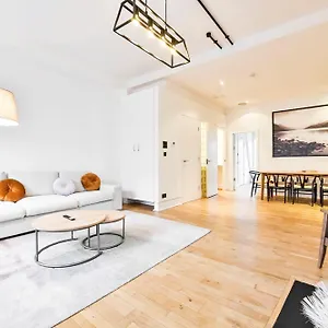 Wonderful Fitzrovia 3 Bed Apartment London