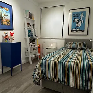 Bedroom In A Stylish Flat Near Brixton London