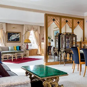 Hyde Park View Marble Arch Apartment