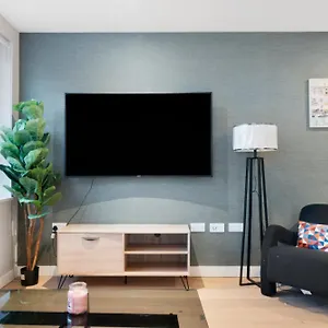 Modern 2 Bed Heart Of Elephant Castle