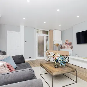Apartment 2br Flat In Kensington, 2 Mints Earl's Court Tube London
