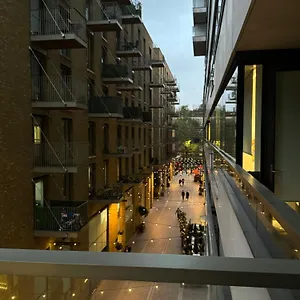 Spacious 3 Bedroom 3 Bathroom Near Tower Bridge Apartment *