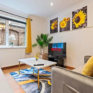Prime Battersea & Clapham Modern Free Parking *