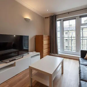 Spacious And Bright 2 Bed Tower Bridge