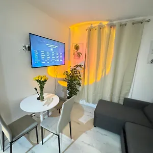One Bedroom Flat 2nd Floor Victoria Apartment *