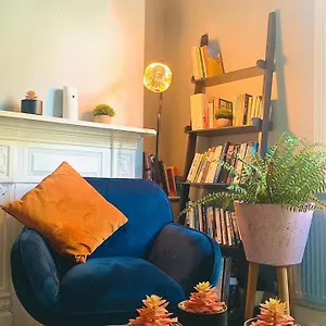 Charm - Soho Mayfair Apartment