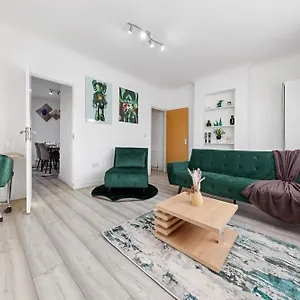 Hype - 10 Mins To Stadium - Sleeps 8 * London