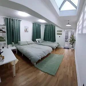 Croftons House Bed & Breakfast