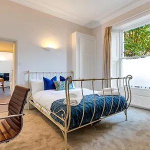 Flat In Victoria *