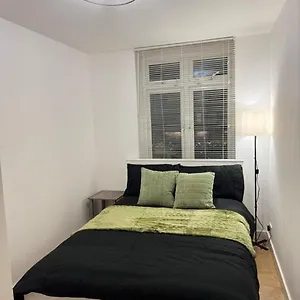 Modern 1 Bed Flat In London Apartment Ilford