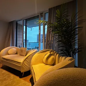 Apartment Entire Luxurious Flat In Beckton Excel Netflix & Free Wifi London
