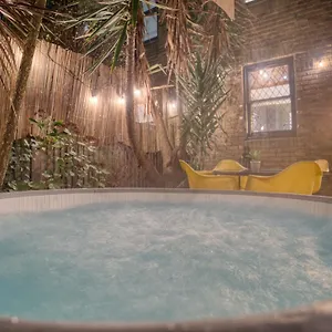 Fulham - Hot Tub, Parking, Games & Cinema London