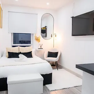 Cozy Studio Flat In London Apartment