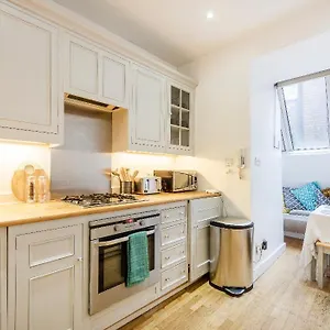 Homestay Covent Garden Collections