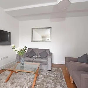 Fully Furnished 2 Bedroom Canning Town Close To 02 Arena, Canary Wharf With Free Parking * London