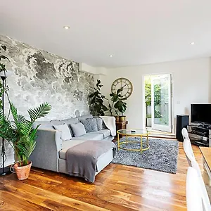 Apartment 3 Bed Luxury Penthouse In Shoreditch *
