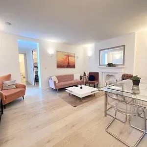 Hyde Park Luxury Apartment London