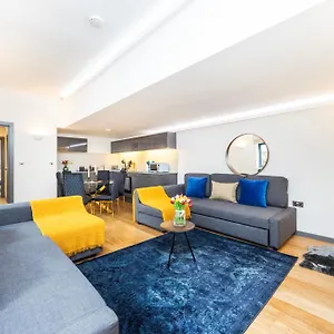 2 Bed 2 Bath Deluxe Flat In Kensington London