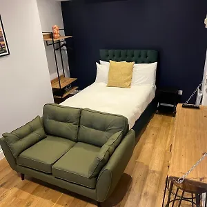 Irving Street 4th Floor Apartment