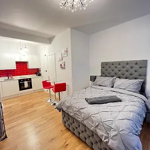 Apartment Luxury In - Walthamstow Village - E17 *