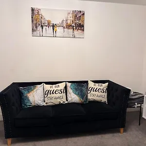 3 Bedroom Spacious Bella Range Homes Apartment *