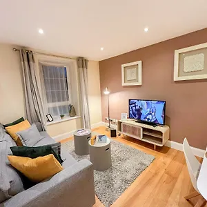 Chic 2-bedroom Flat With Free Wi-fi Few Steps From The Oval Apartment *