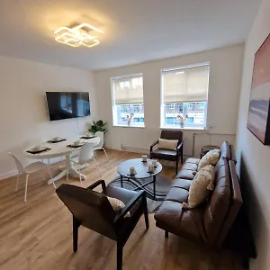Stylish Zone 2 * London