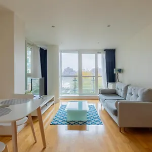 Sleek 1bd Flat With View Of The River Thames * London