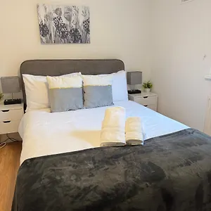 Apartment Charming And Affordable Flat For 4 People In Baker Street Zone 1 With Breakfast London
