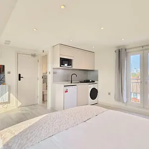 Guest house Morden Stratford Studio 4 *