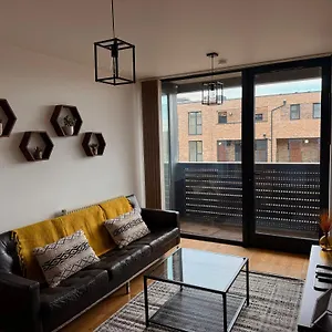 Modern 1 Bed Flat In 7 Mins Walk To Elephant And Castle Tube Station *